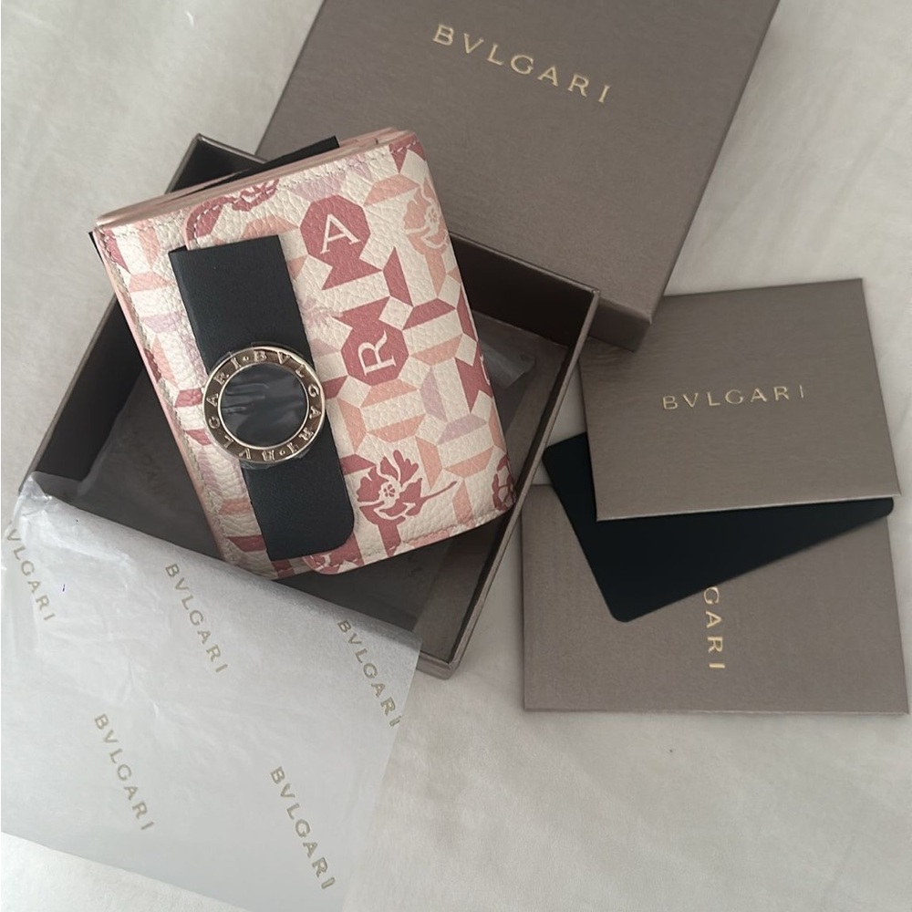 Bulgari Pink and white wallet brand new